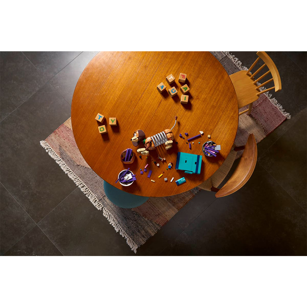 imagen de LEGO® Disney™ Toy Story: Slinky perro soporte de libros (43301) 8