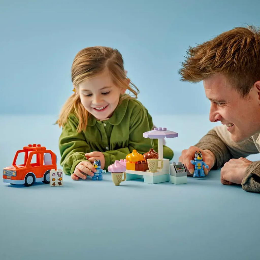 imagen de LEGO® DUPLO®: Helado con Bluey™ (10458) 4