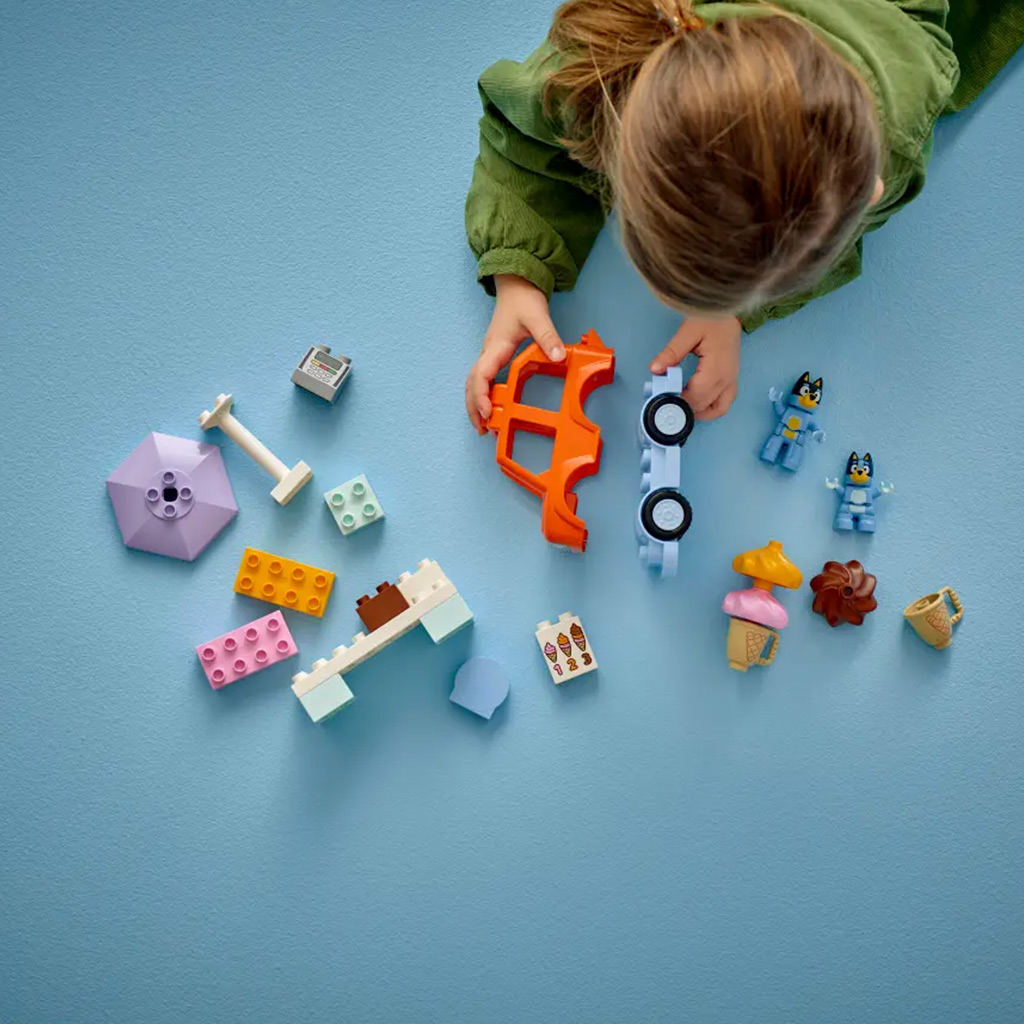 imagen de LEGO® DUPLO®: Helado con Bluey™ (10458) 7