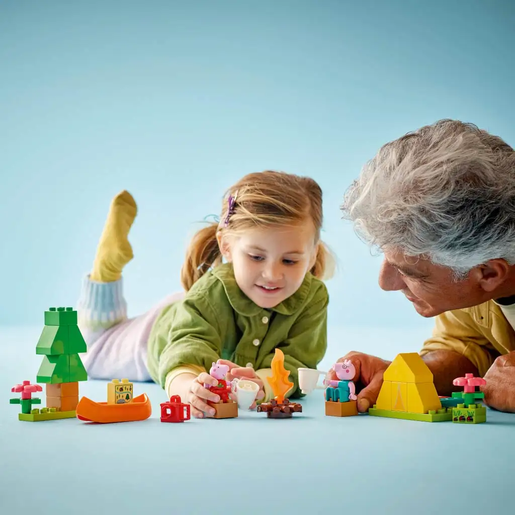 imagen de LEGO® DUPLO®: Peppa cerdita Excursión de Camping (10452) 4