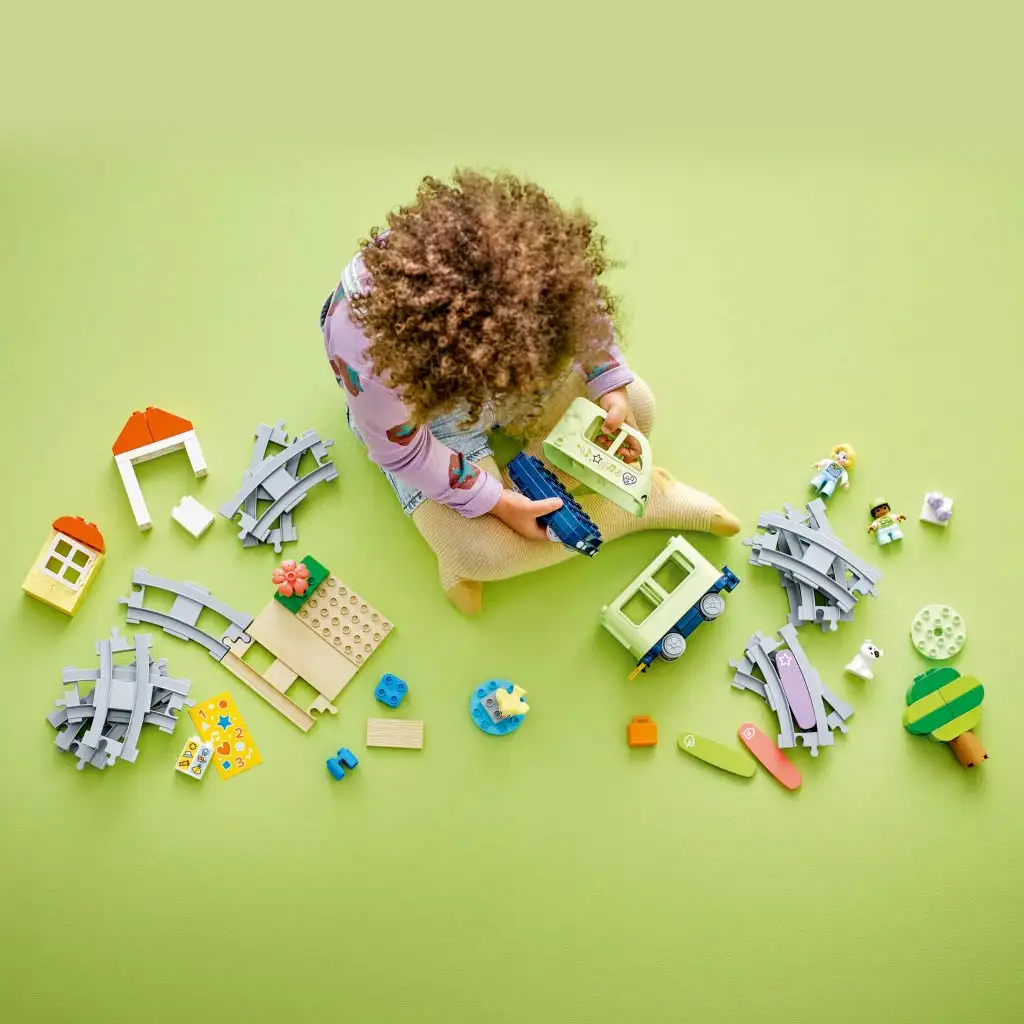 imagen de LEGO® DUPLO®: Tren de aventuras interactivo (10427) 3