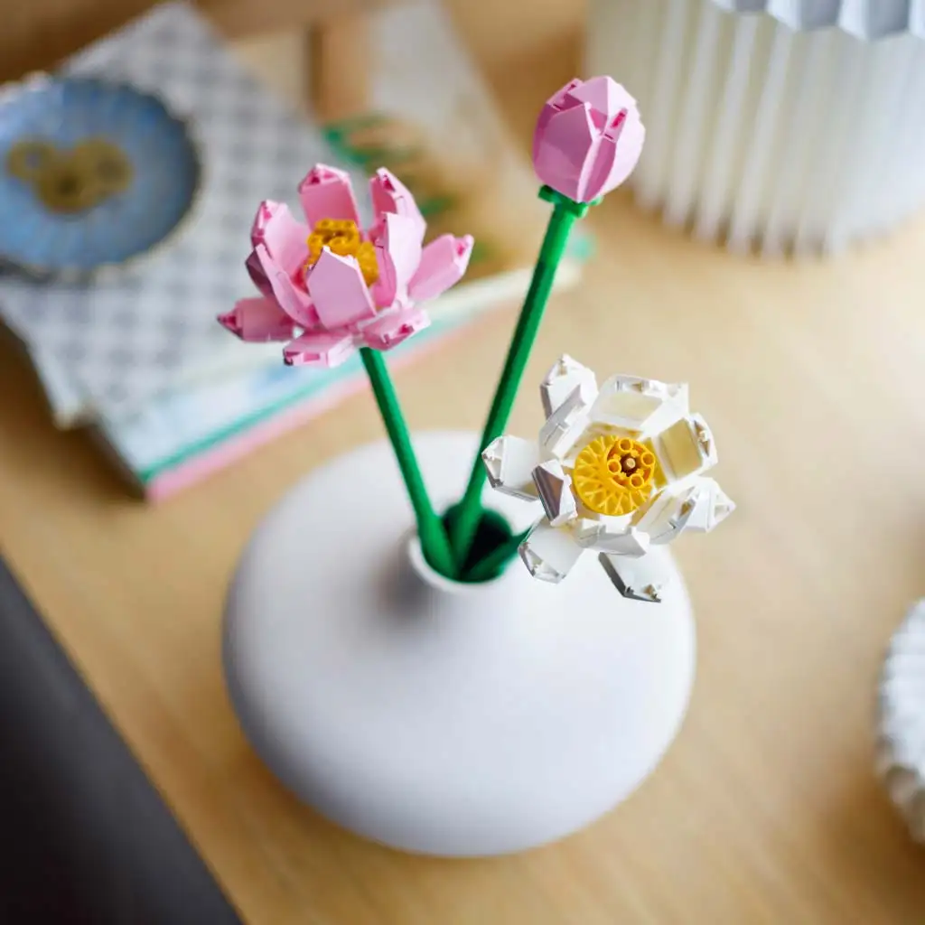 imagen de LEGO®: Flores de Loto (40647) 5