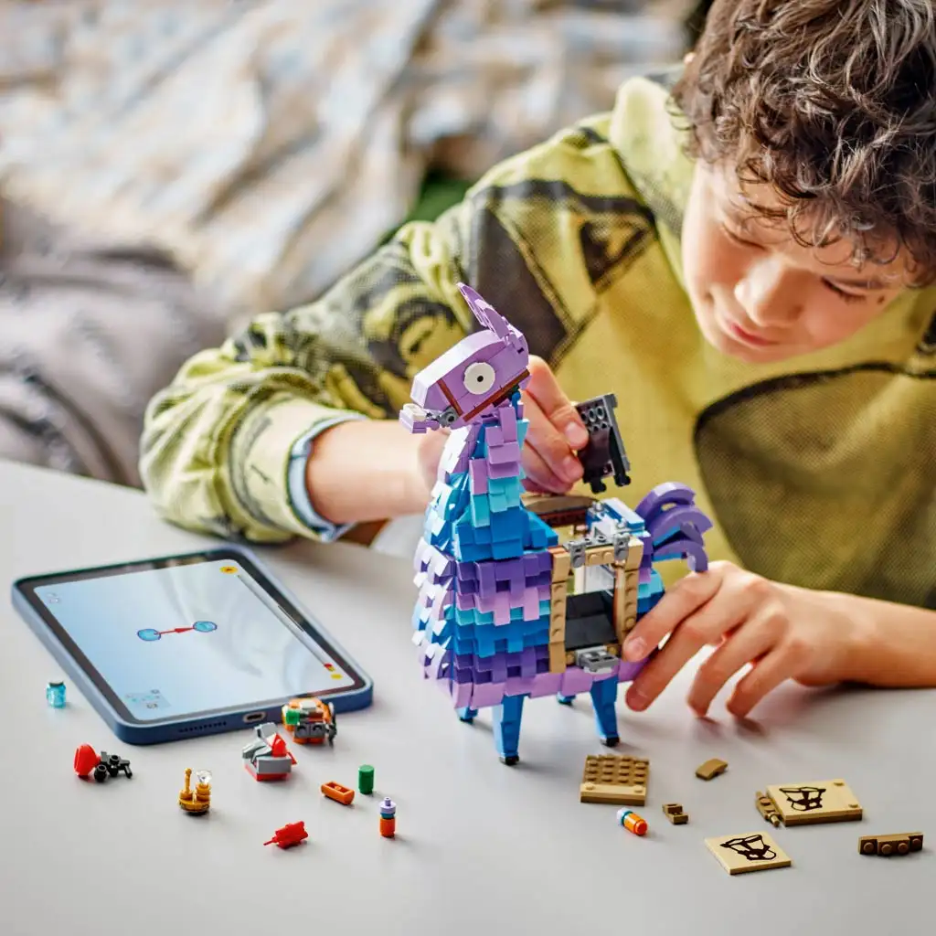 imagen de LEGO® Fortnite: Llama de Suministros (77071) 4