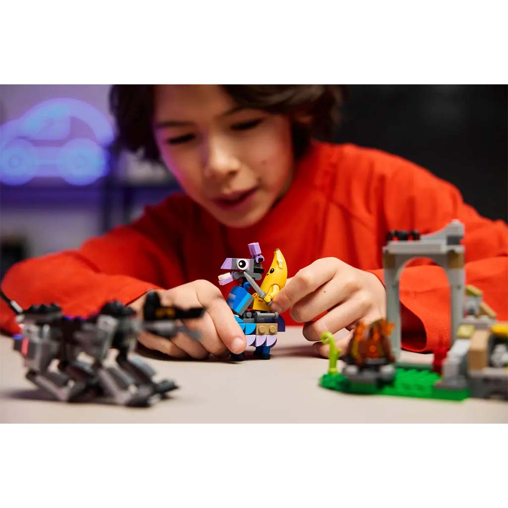 imagen de LEGO® Fortnite: Peely y Sparkplug campamento (77075) 7
