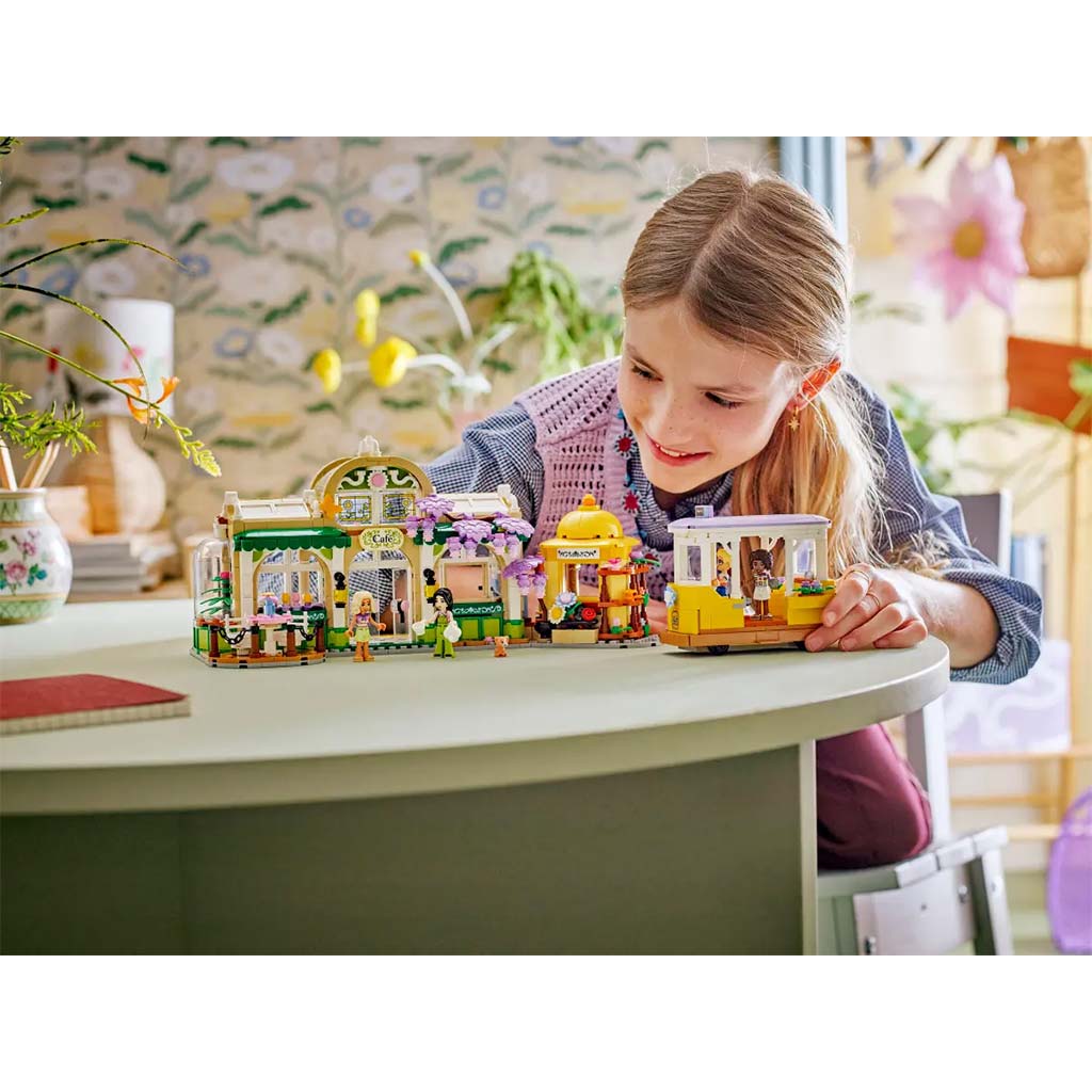imagen de LEGO® Friends: Cafetería botánica y tienda de flores (42671) 7