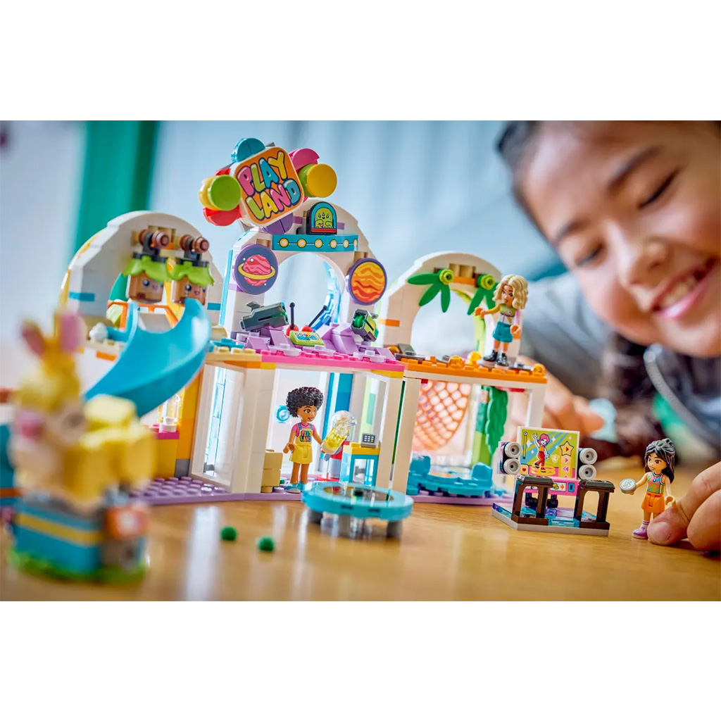 imagen de LEGO® Friends: Casa de juegos divertida (42686) 6