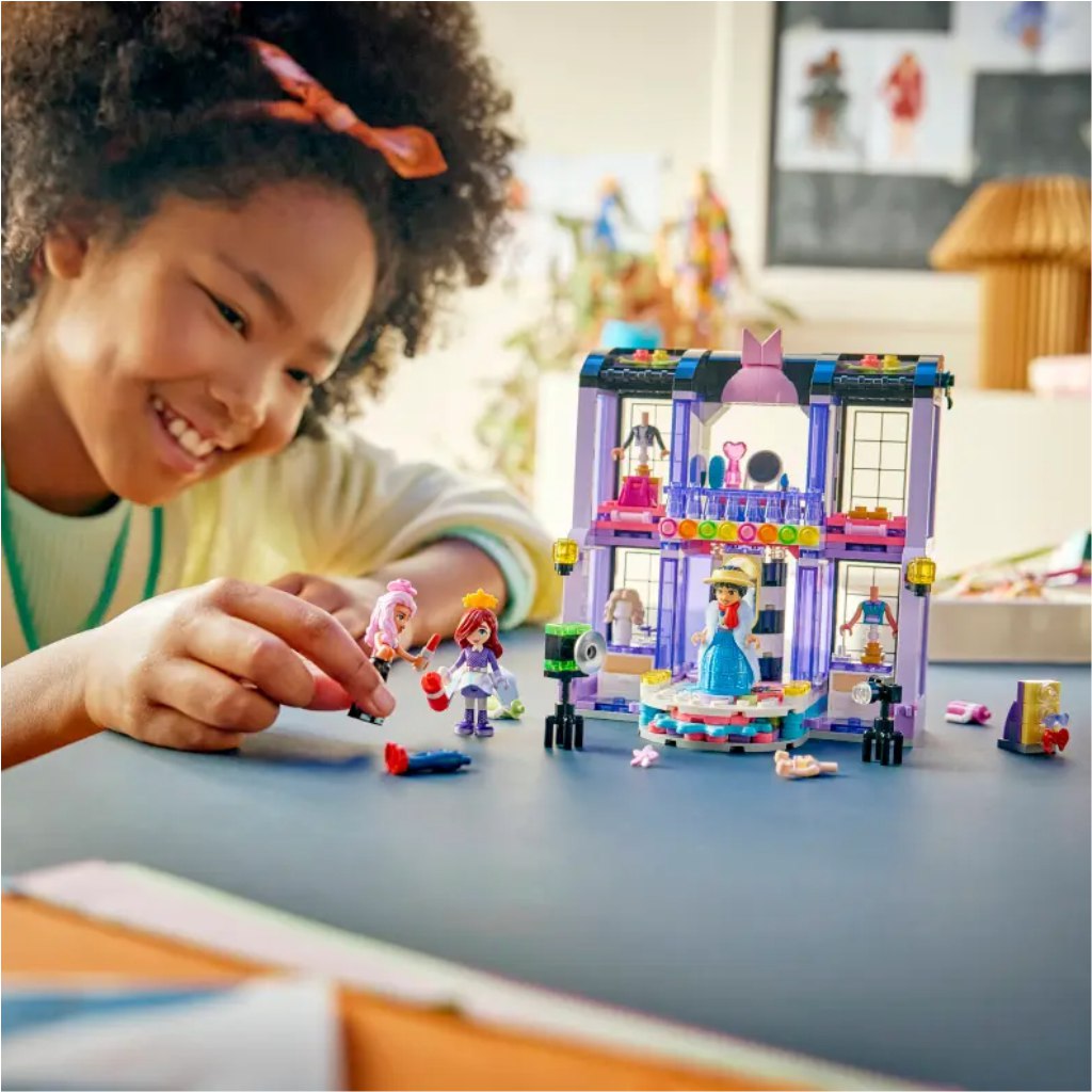 imagen de LEGO® Friends: Desfile de moda en Heartlake City (42685) 4