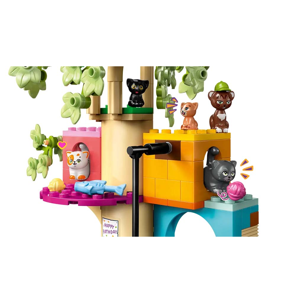 imagen de LEGO® Friends: Fiesta de cumpleaños de gatitos y casa en el árbol para gatos (42666) 5