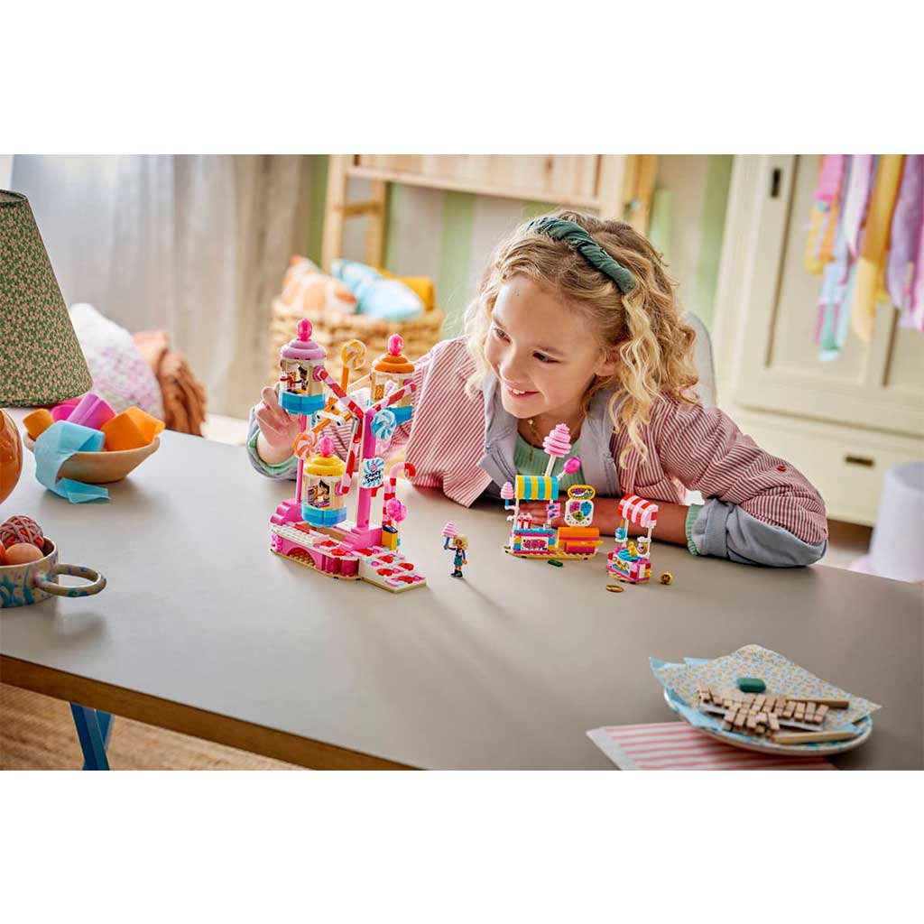 imagen de LEGO® Friends: Rueda de la fortuna gigante decorada con caramelos y muffins (42700) 7