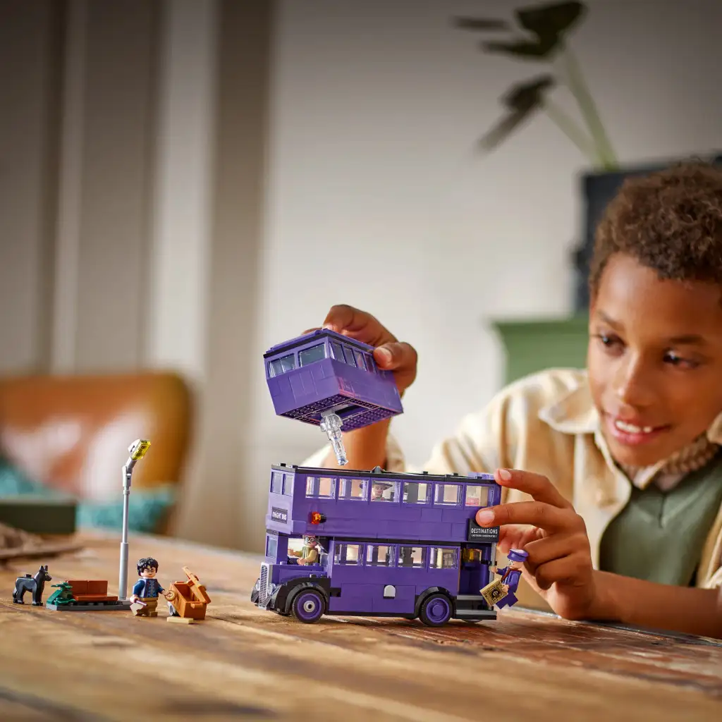 imagen de LEGO® Harry Potter™: Aventuras en el Autobús Noctámbulo™ (76446) 5