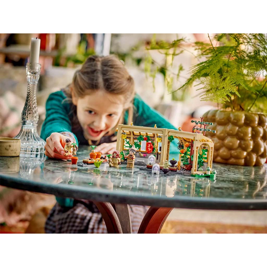 imagen de LEGO® Harry Potter: Castillo de Hogwarts™: Clase de Herbología (76445) 7