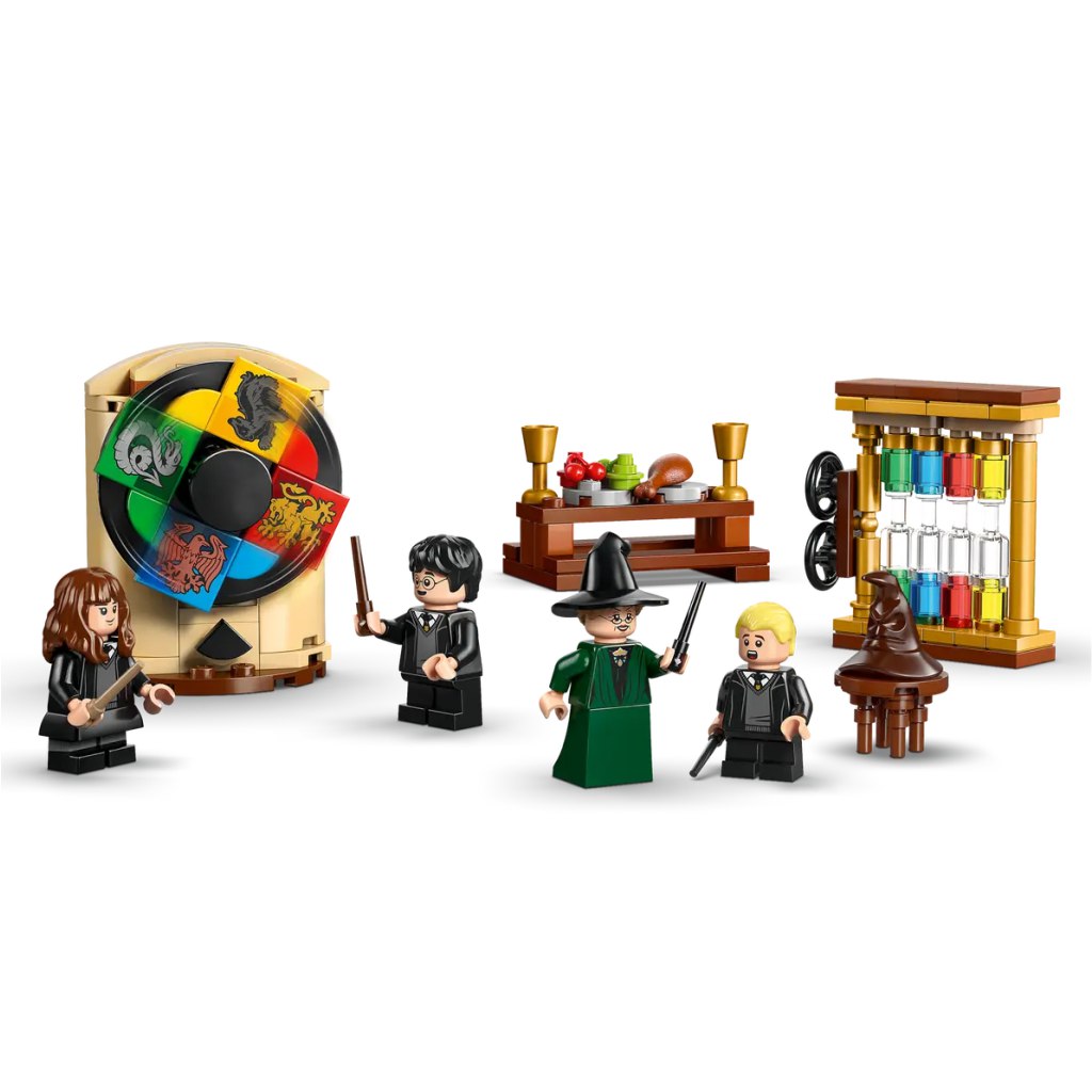imagen de LEGO® Harry Potter: Castillo de Hogwarts™: La ceremonia de selección del Sombrero Seleccionador (76460) 3