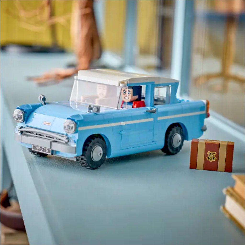 imagen de LEGO® Harry Potter: El Ford Anglia™ volador encantado (76470) 5