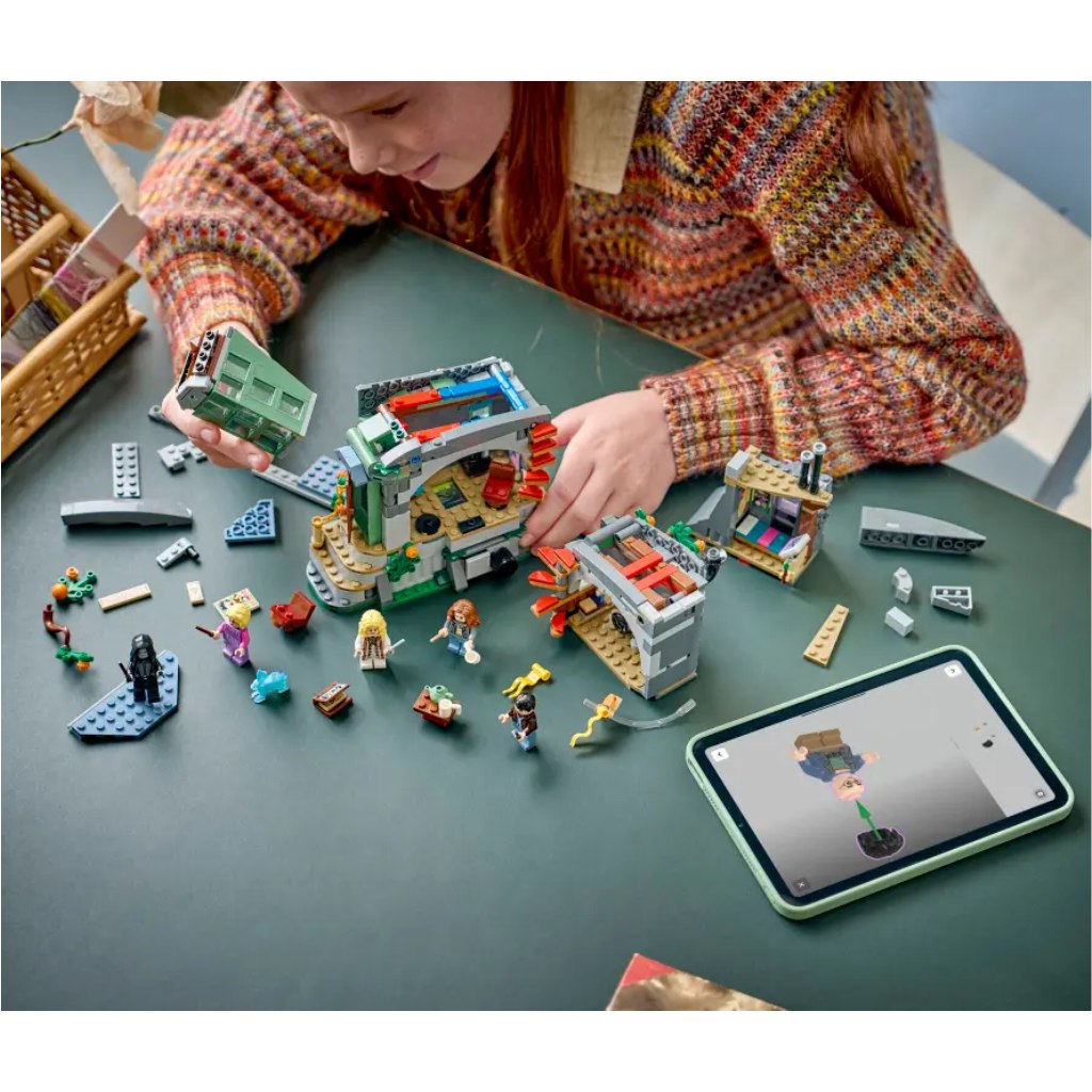imagen de LEGO® Harry Potter: La casa de Luna Lovegood (76467) 5