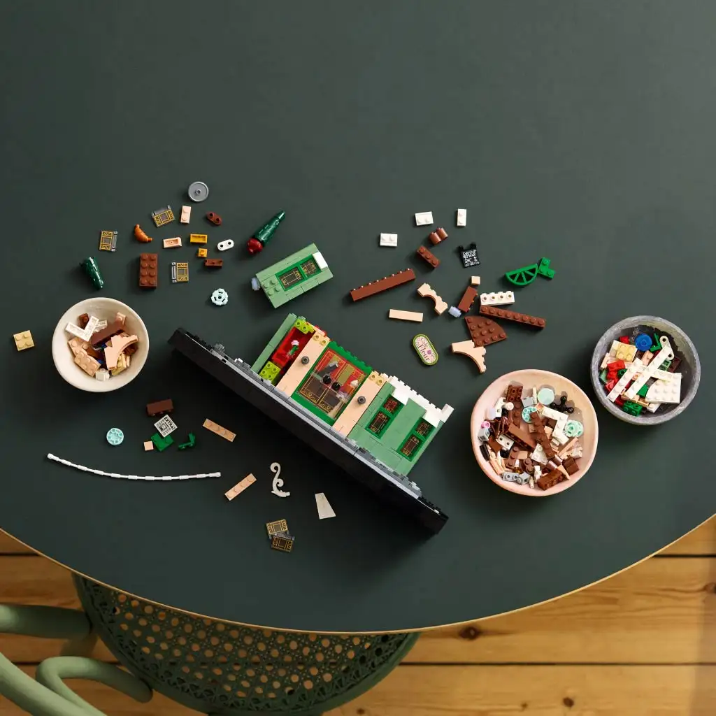 imagen de LEGO® Icons: Café Francés (10362) 6