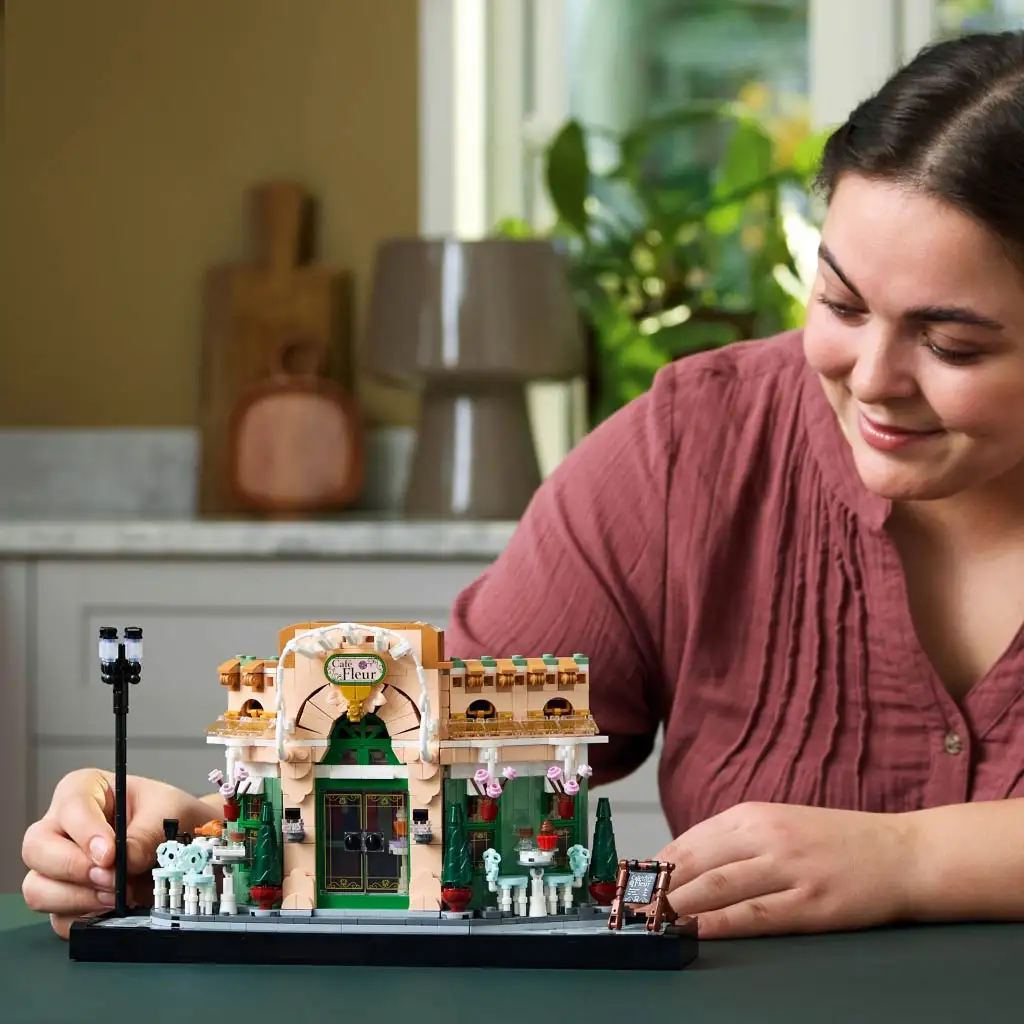 imagen de LEGO® Icons: Café Francés (10362) 7