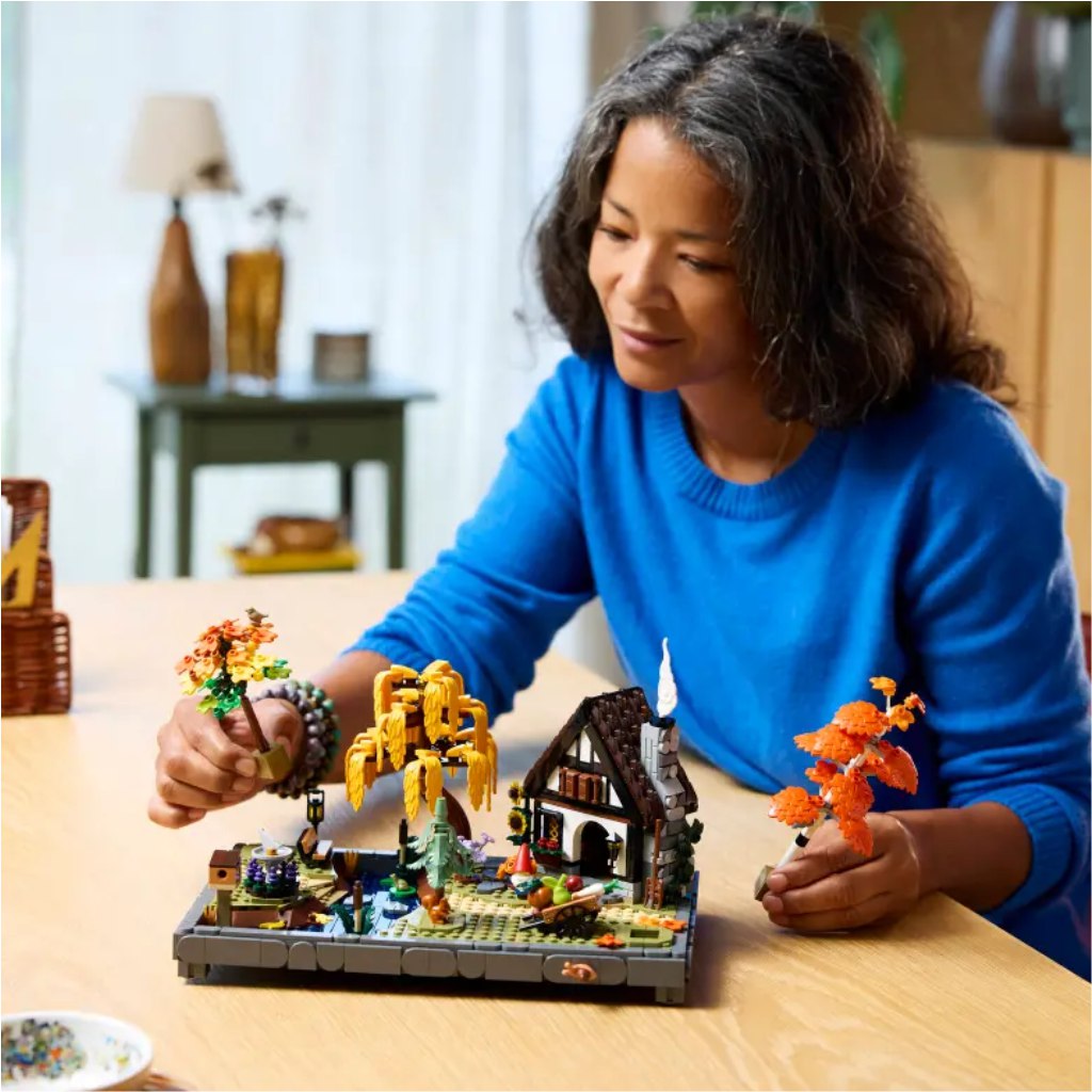 imagen de LEGO® Icons: Casa de jardín otoñal (11372) 4