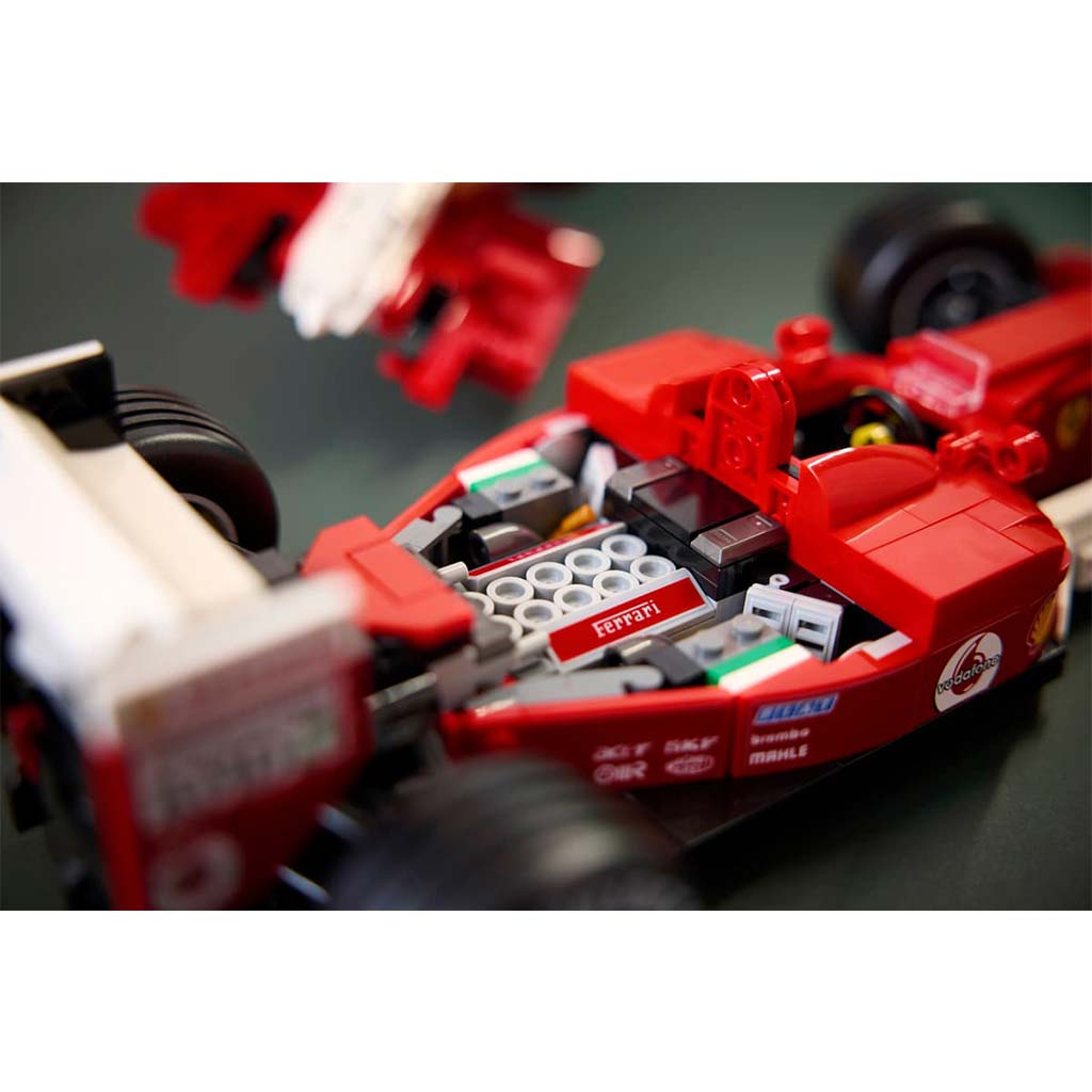 imagen de LEGO® Icons: Ferrari F2004 y Michael Schumacher (11375) 8