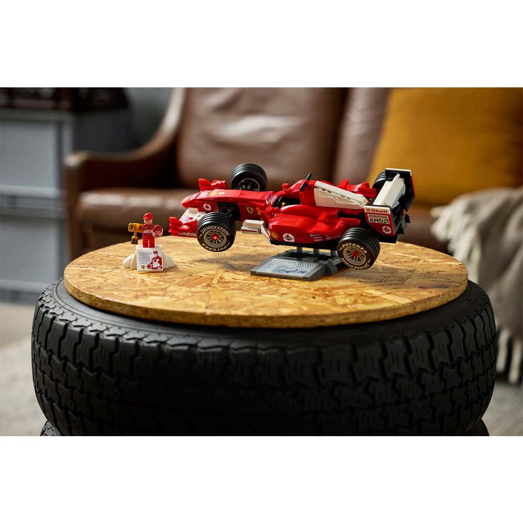 imagen de LEGO® Icons: Ferrari F2004 y Michael Schumacher (11375) 9