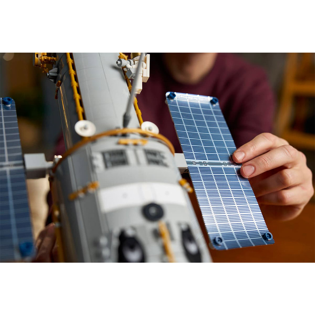 imagen de LEGO® Icons: Telescopio Hubble (11383) 10