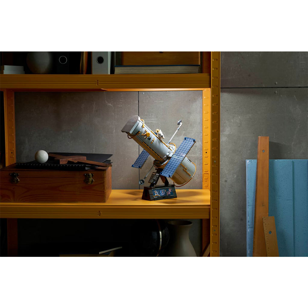 imagen de LEGO® Icons: Telescopio Hubble (11383) 17