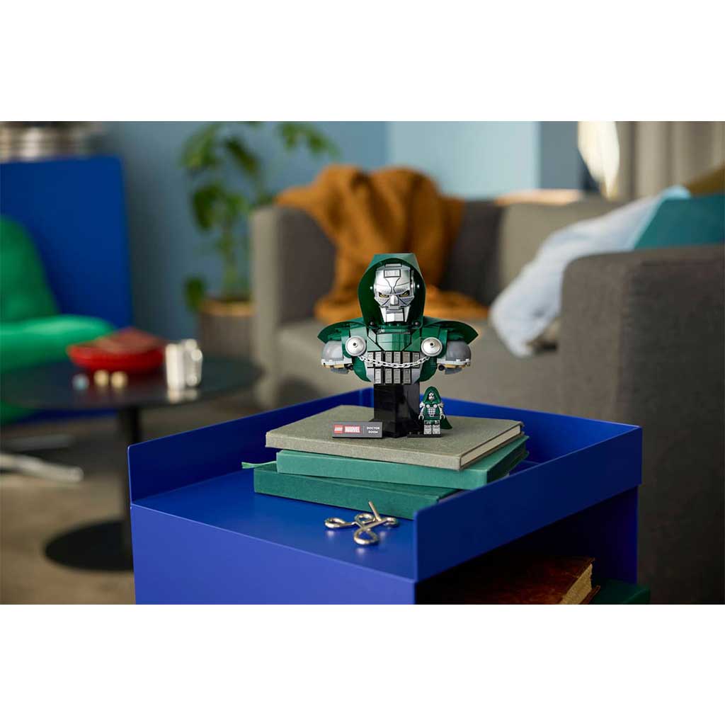 imagen de LEGO® Marvel: Estatua de Doctor Doom (76345) 4