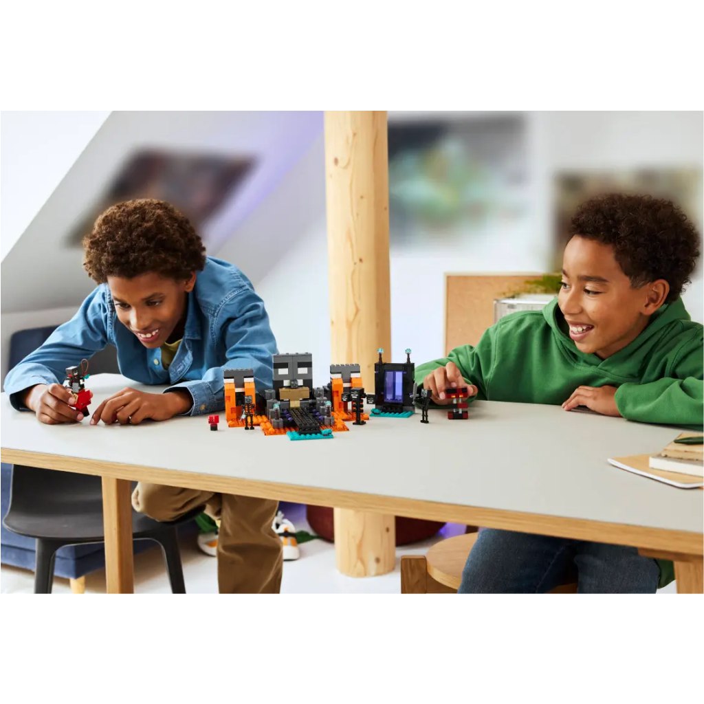 imagen de LEGO® Minecraft: Batalla con los Descomponedores (21590) 4