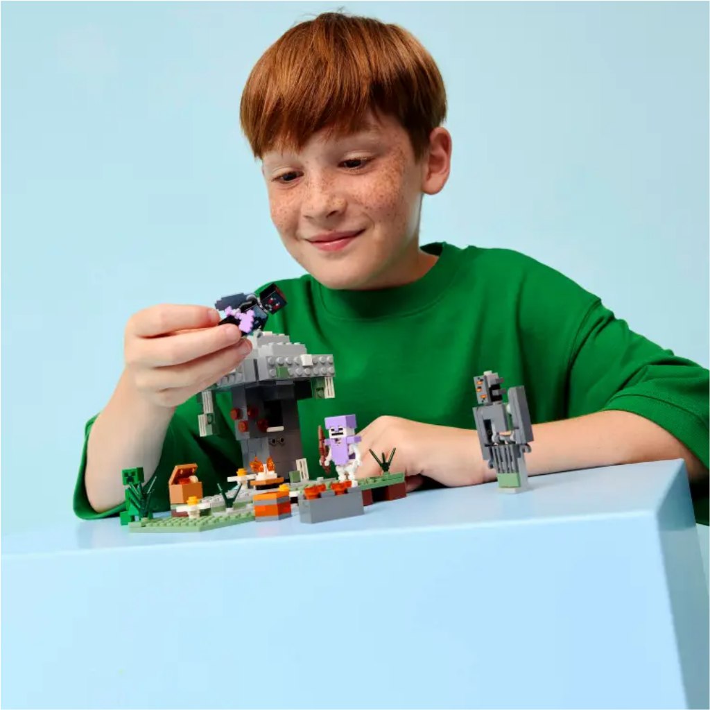 imagen de LEGO® Minecraft: El bioma de la sápadtkert (21586) 4