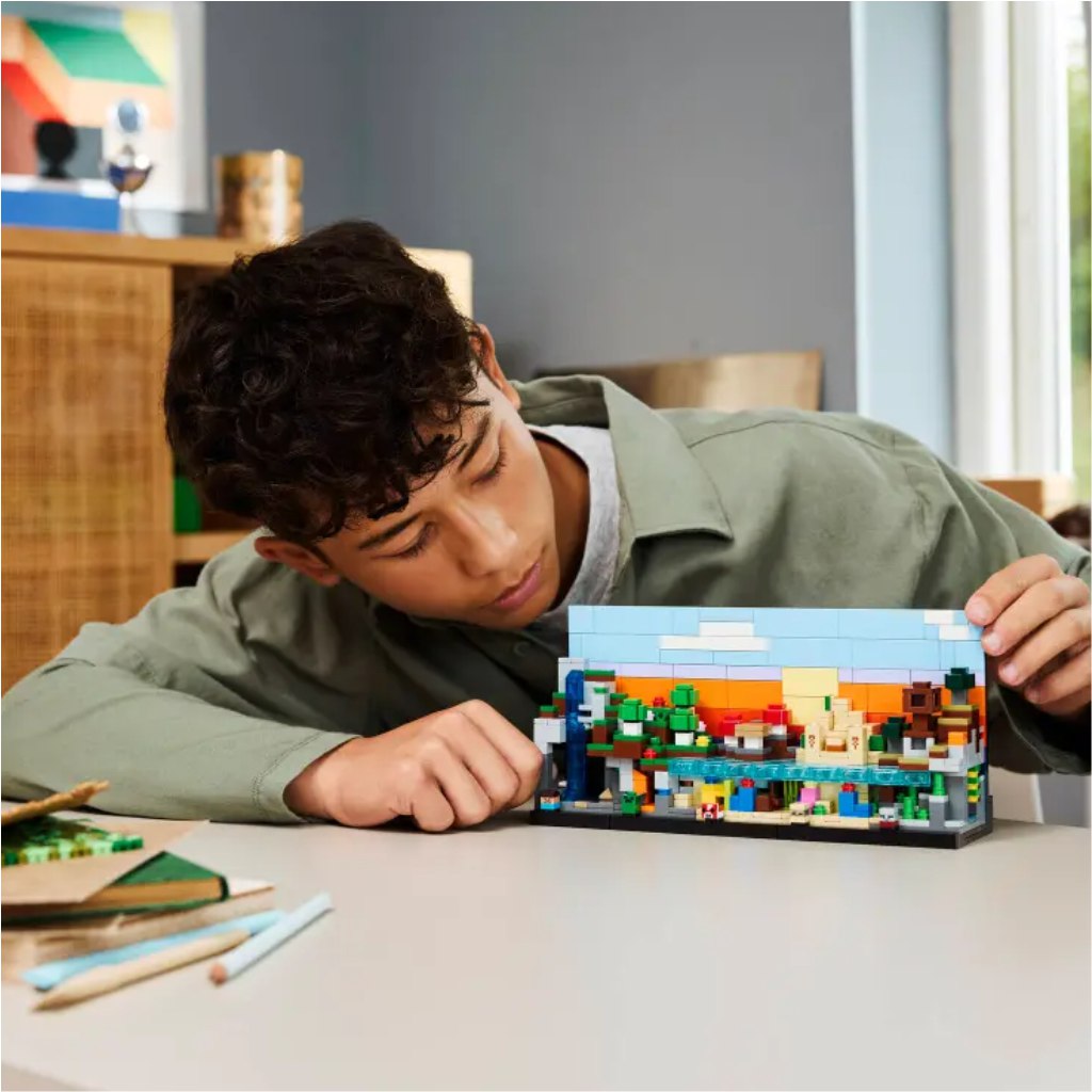 imagen de LEGO® Minecraft: Mini Biomas (21589) 4