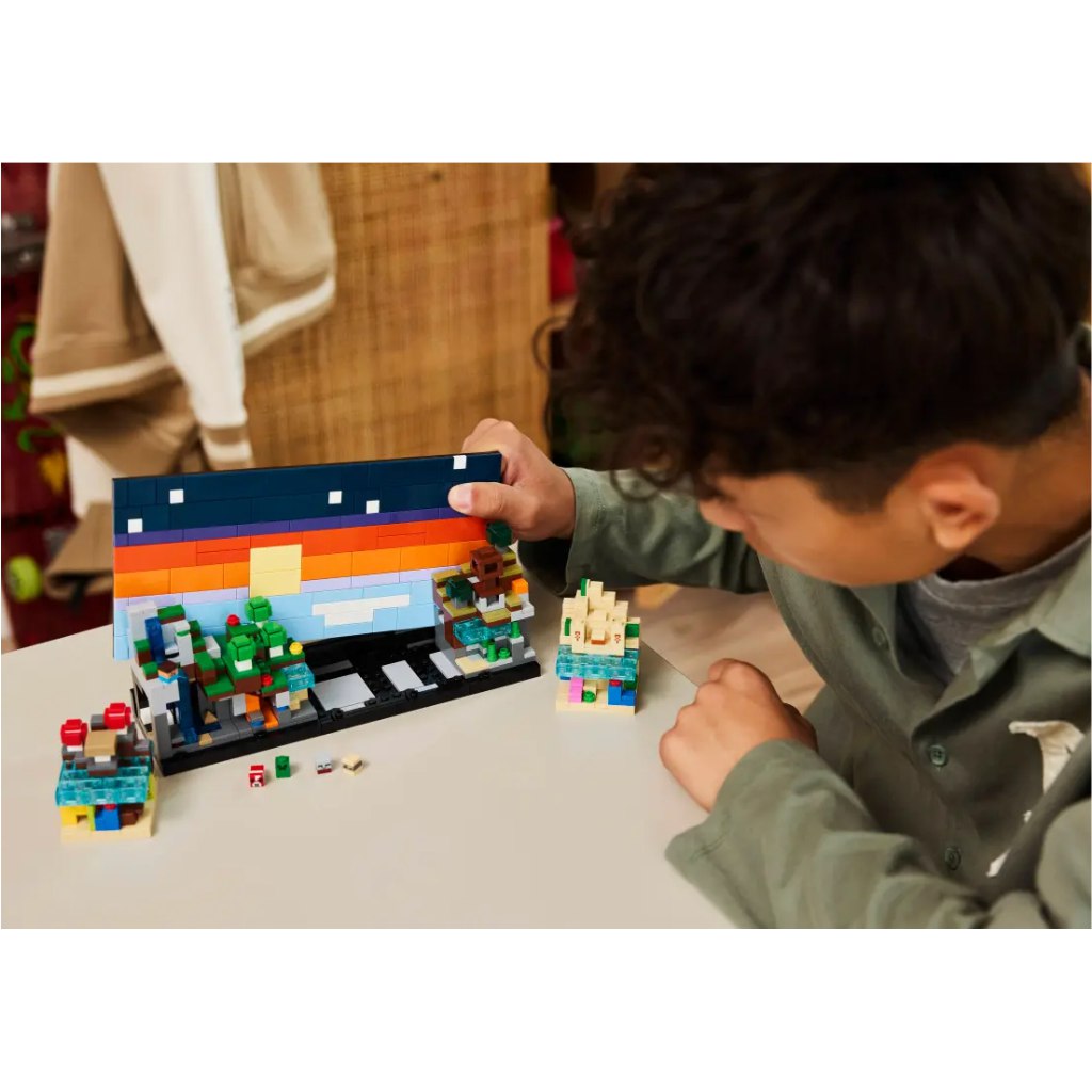 imagen de LEGO® Minecraft: Mini Biomas (21589) 5