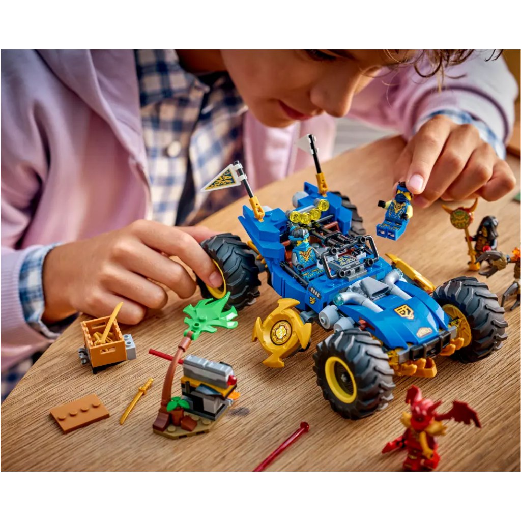 imagen de LEGO® Ninjago: El coche transformable de Jay (71856) 4