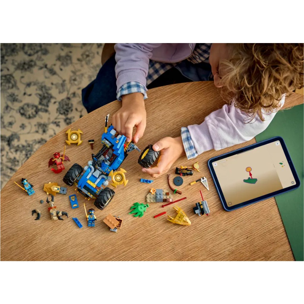 imagen de LEGO® Ninjago: El coche transformable de Jay (71856) 5