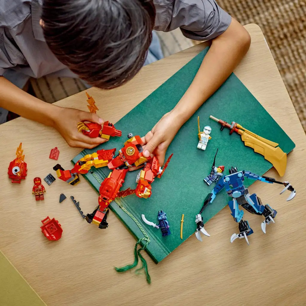 imagen de LEGO® Ninjago: Robot de fuego elemental de Kai (71808) 3