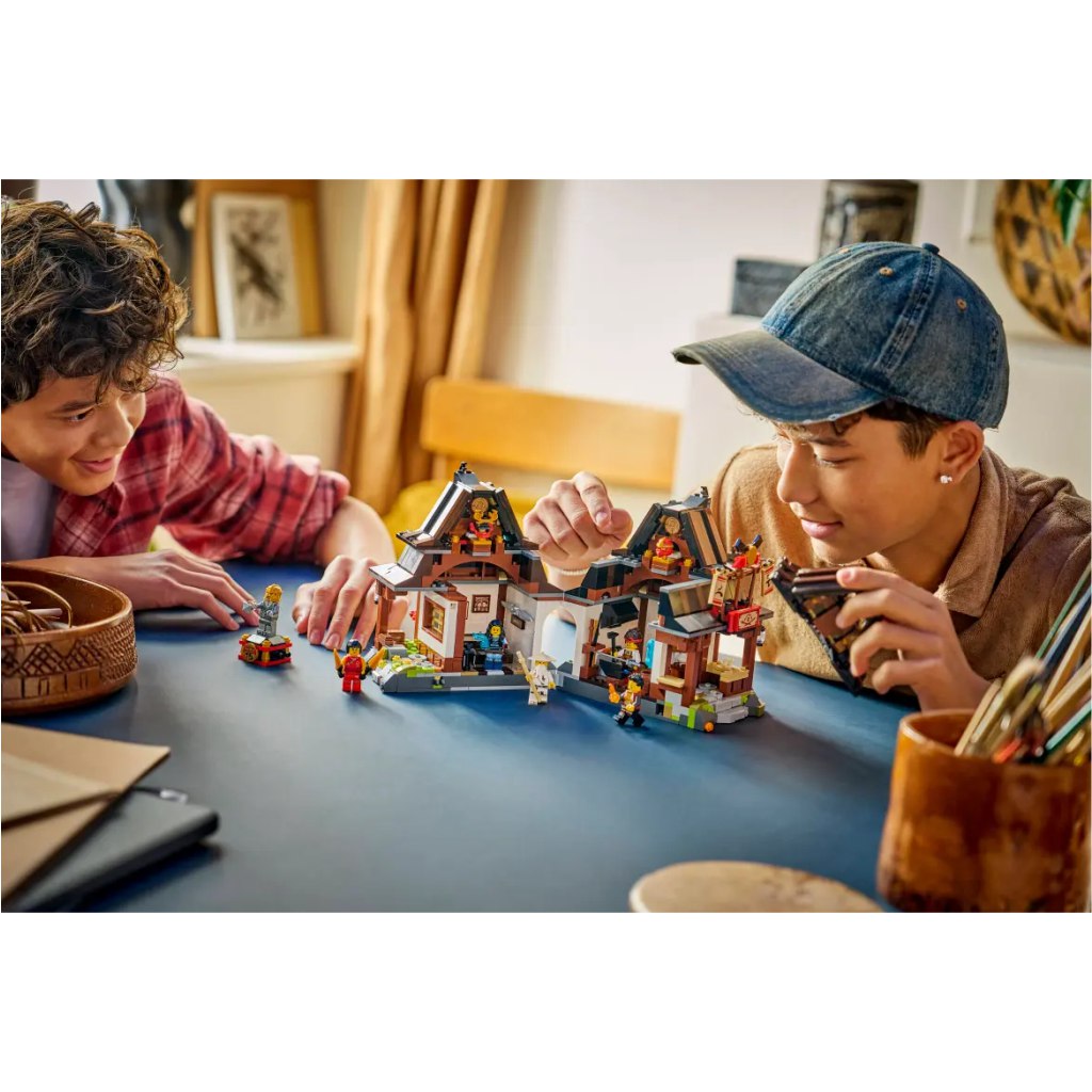 imagen de LEGO® Ninjago: Taller de Armas Cuatro, 15. Aniversario (71858) 4