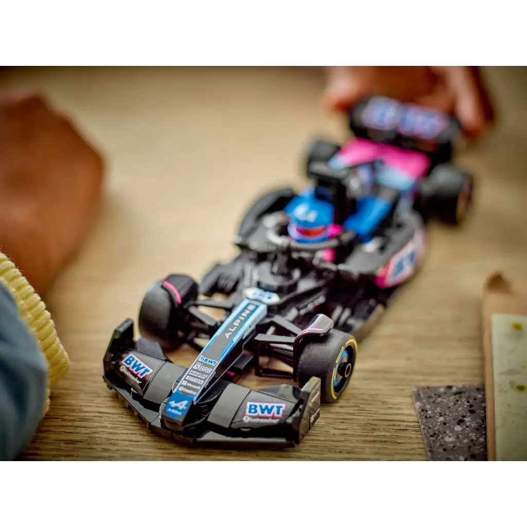 imagen de LEGO® Speed Champions: BWT Alpine F1® Team A524 coche de carreras (77248) 3