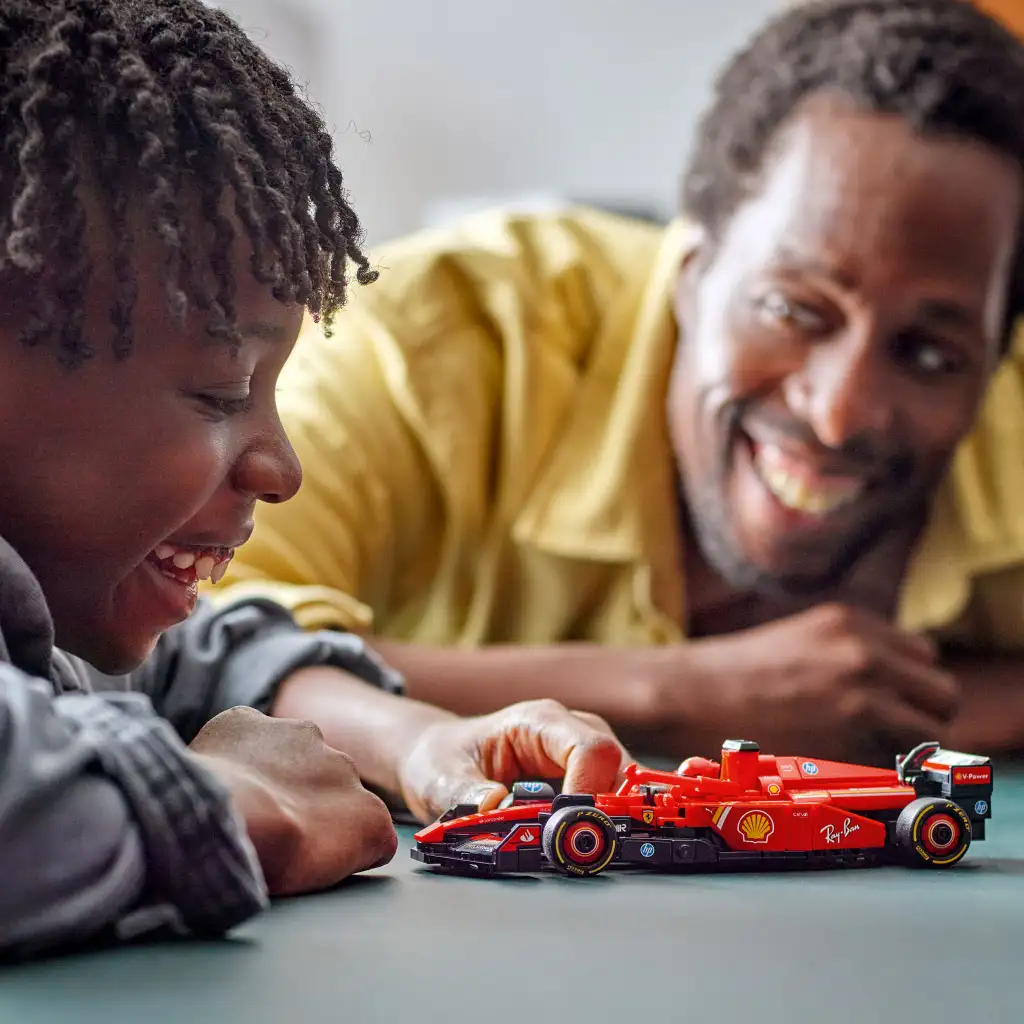 imagen de LEGO® Speed Champions: Ferrari SF-24 F1® coche de carreras (77242) 4