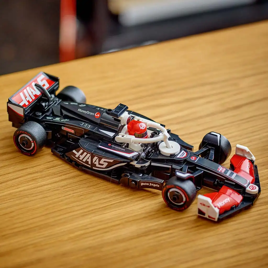 imagen de LEGO® Speed Champions: MoneyGram Haas F1® Team VF-24 coche de carreras (77250) 3