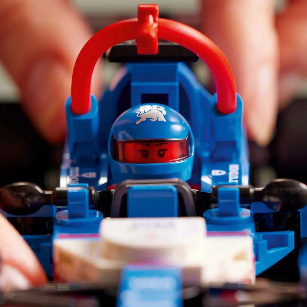 imagen de LEGO® Speed Champions: Visa Cash App RB VCARB 01 F1® coche de carreras (77246) 5