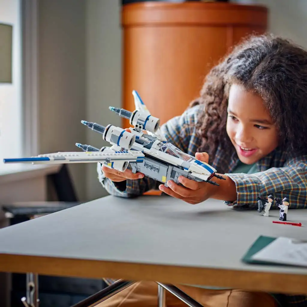 imagen de LEGO® Star Wars™: Caza U-wing Rebelde™ (75399) 4