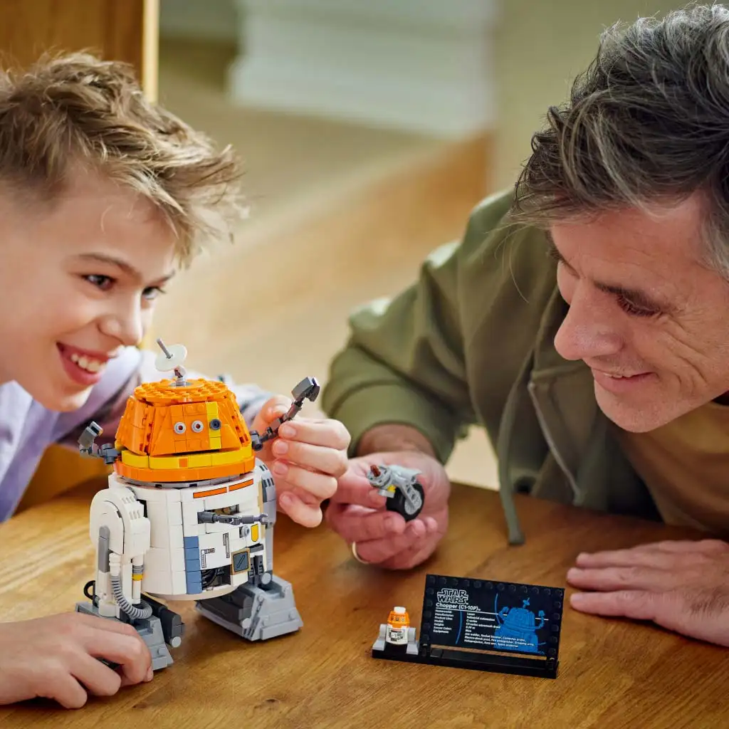 imagen de LEGO® Star Wars™: Chopper (C1-10P)™ droide astromecánico (75416) 4