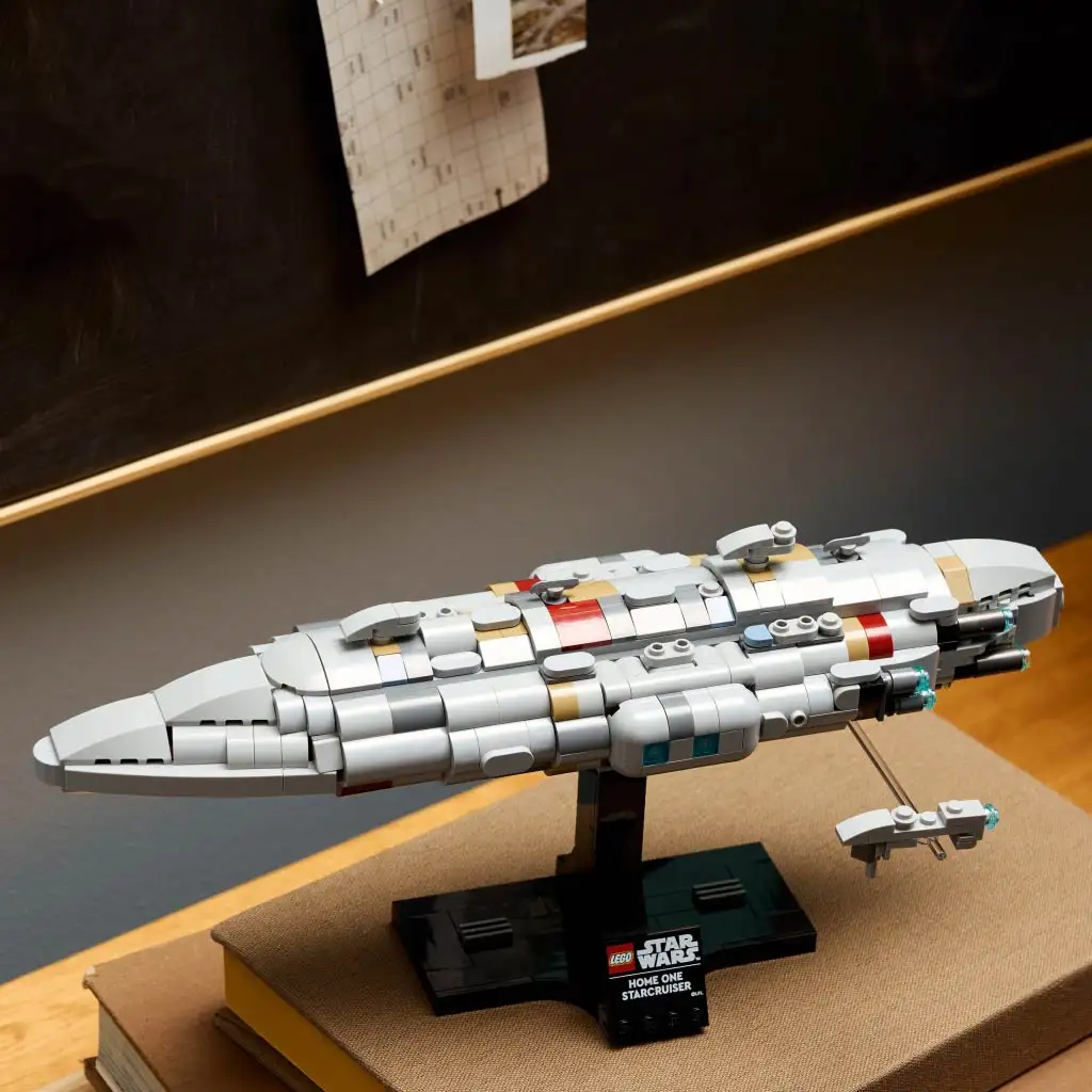 imagen de LEGO® Star Wars™: Crucero estelar tipo Home One (75405) 4