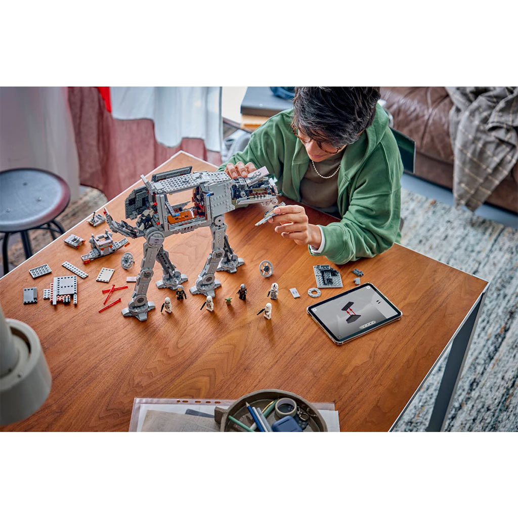 imagen de LEGO® Star Wars™: El AT-AT™ del Imperio Renacido con INT-4 9