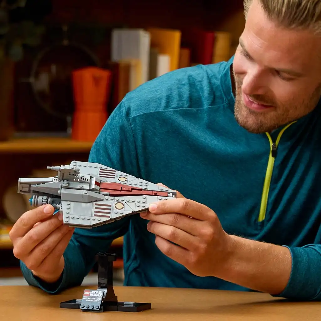 imagen de LEGO® Star Wars™: Nave de asalto de clase Acclamator™ (75404) 3