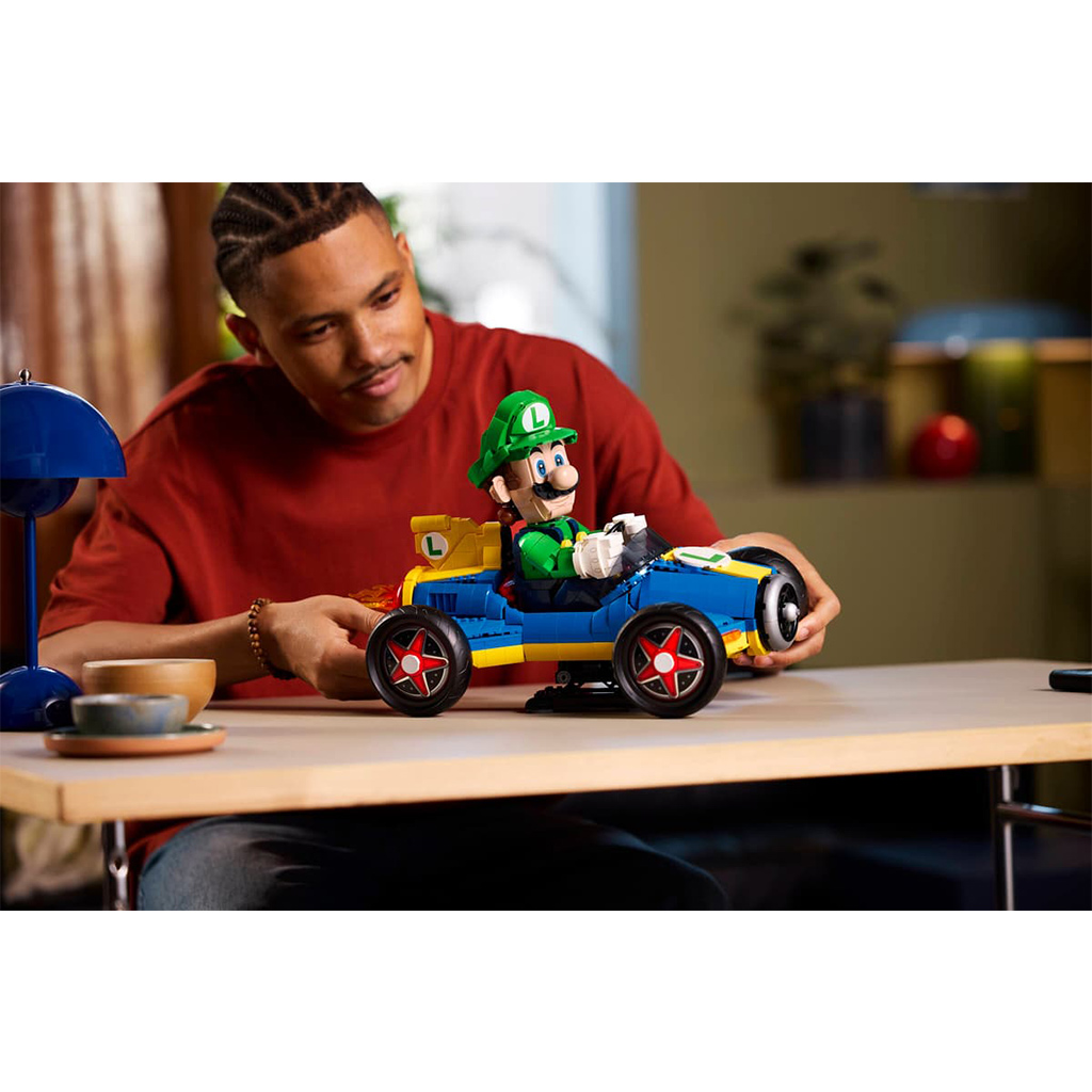 imagen de LEGO® Super Mario™: Mario Kart™ – Luigi y Mach 8 (720509 4
