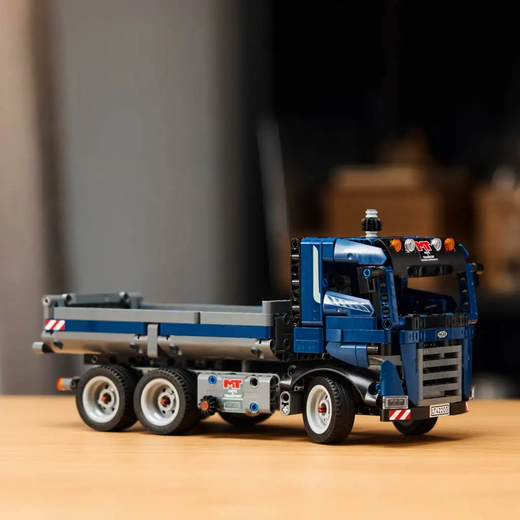 imagen de LEGO® Technic: Camión de volquete (42203) 5