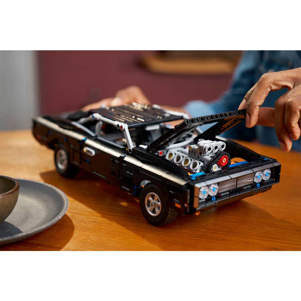 imagen de LEGO® Technic: Coche Dodge Charger R/T de Rápido y Furioso (42231) 6