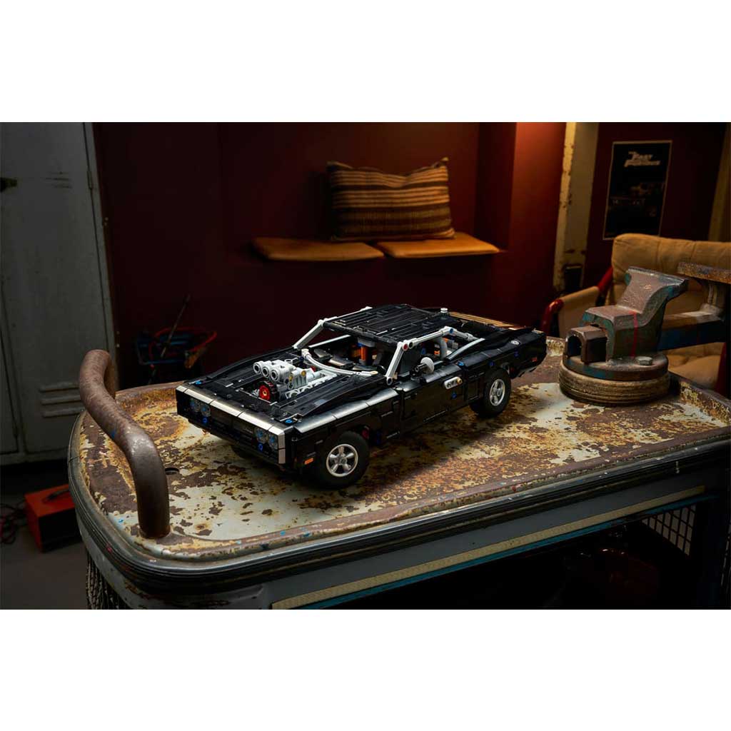 imagen de LEGO® Technic: Coche Dodge Charger R/T de Rápido y Furioso (42231) 8