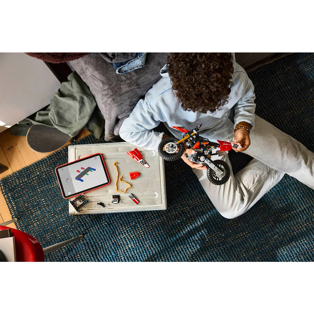 imagen de LEGO® Technic: Ducati Desmo450 MX Factory motocicleta (42238) 9