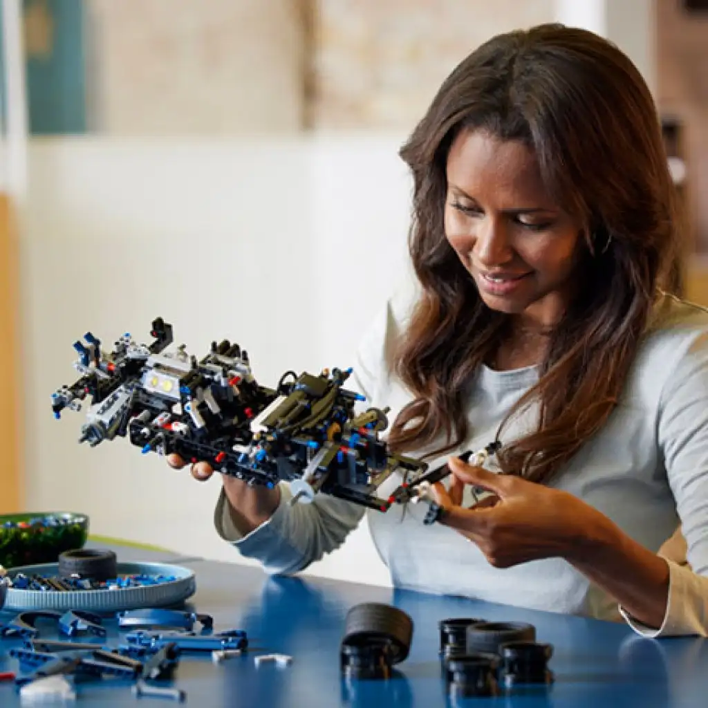 imagen de LEGO® Technic: Ford GT 2022 (42154) 7