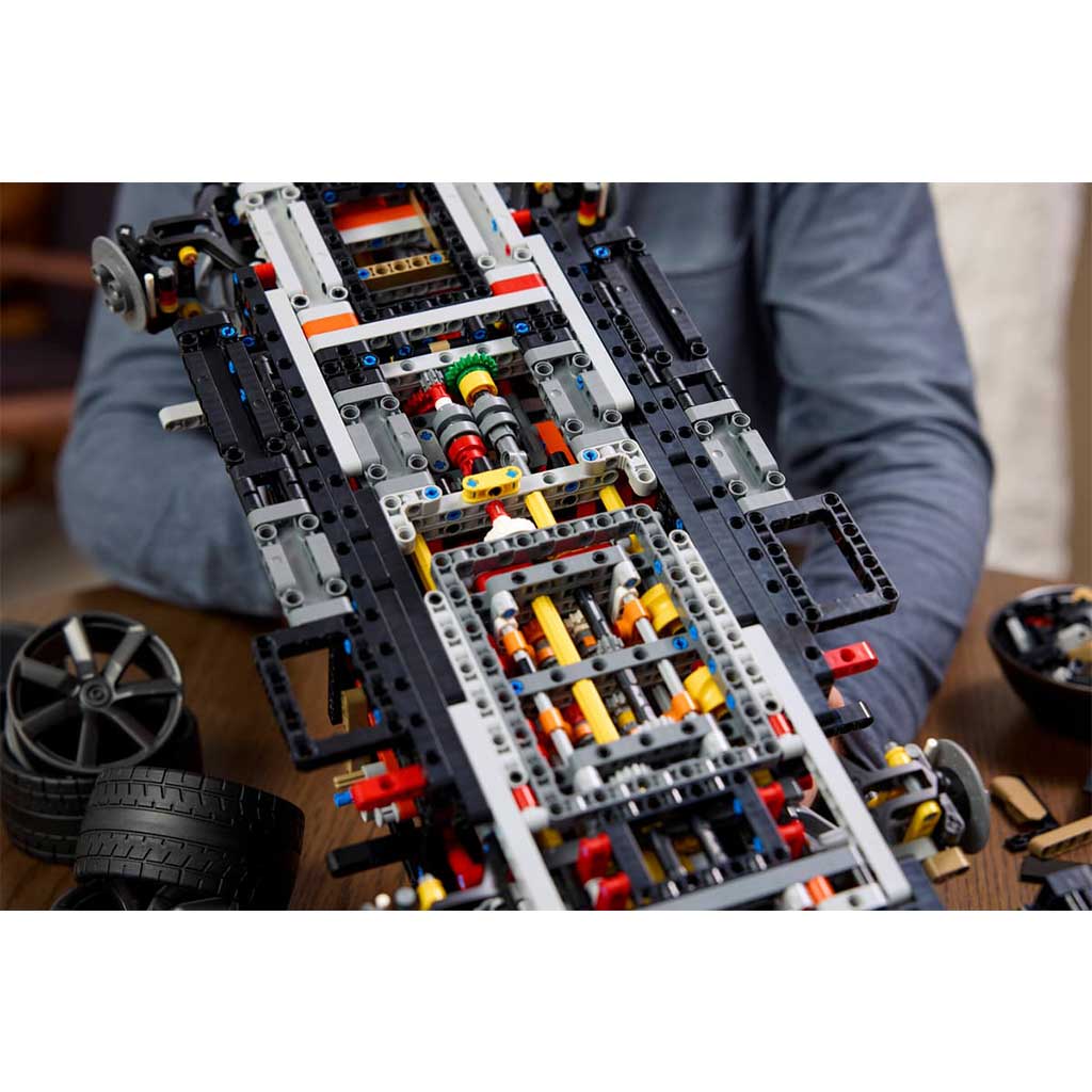 imagen de LEGO® Technic: Koenigsegg Sadair's Spear supercoche (42232) 7